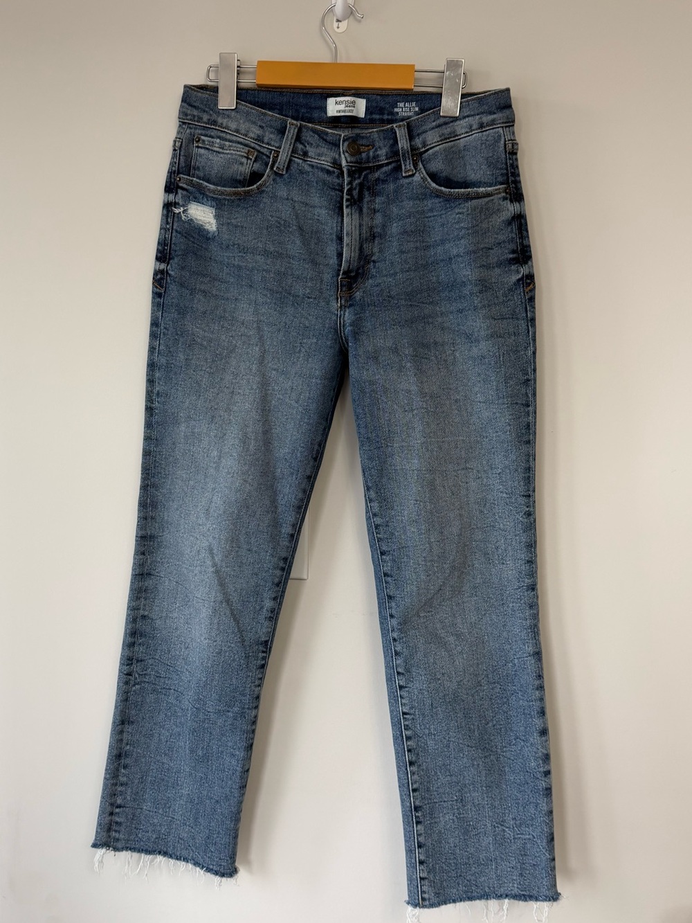 Kensie Cropped Ankle Jeans in Faded Blue